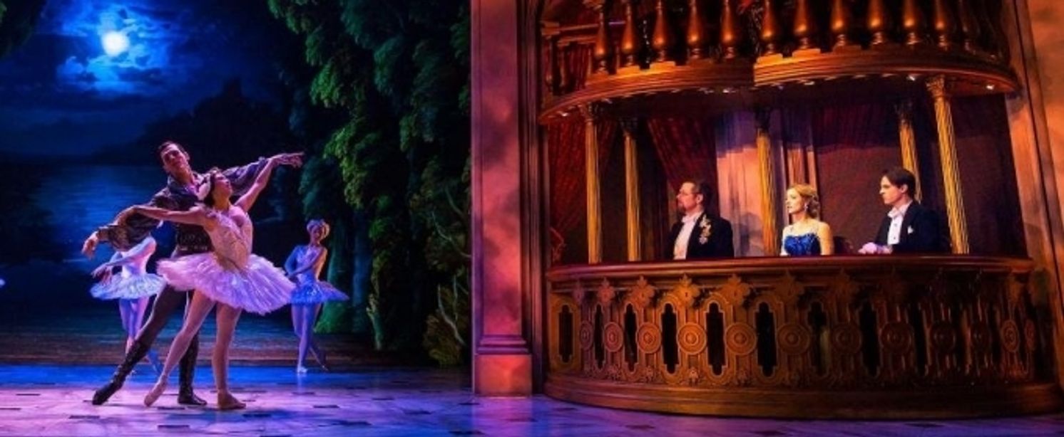 What to Wear to a Broadway Show  Image