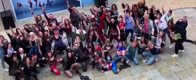 VIDEO: German Production of BAT OUT OF HELL Conducts a Flash Mob at the Mall Video