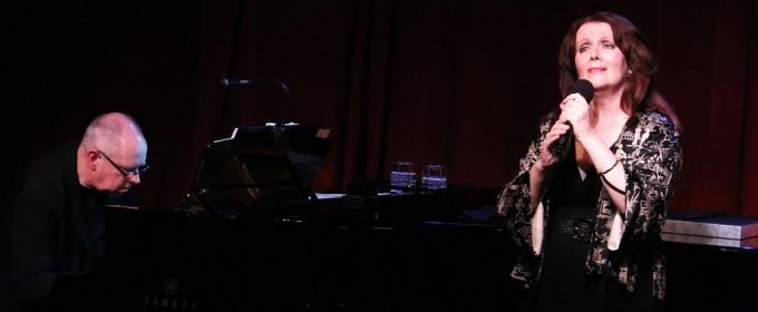 Photo Coverage: Maureen McGovern Takes the Stage at Birdland Photos