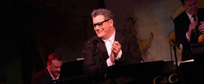 Photo Flash: Isaac Mizrahi Performs at Cafe Carlyle Photos