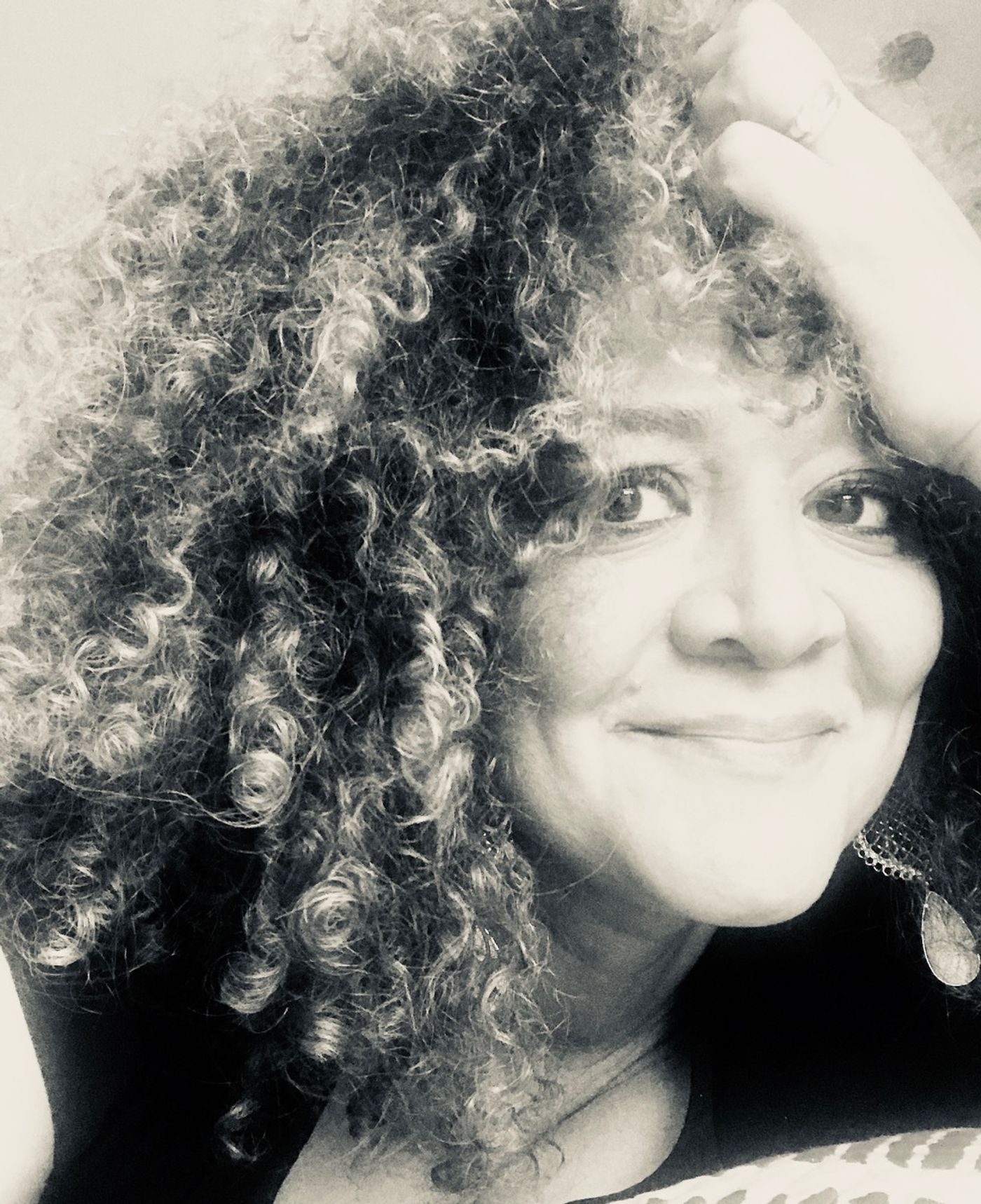 Interview: Isabel Burgos of LA MADRE QUE ME PARIÓ at Teatro La Estación  Image