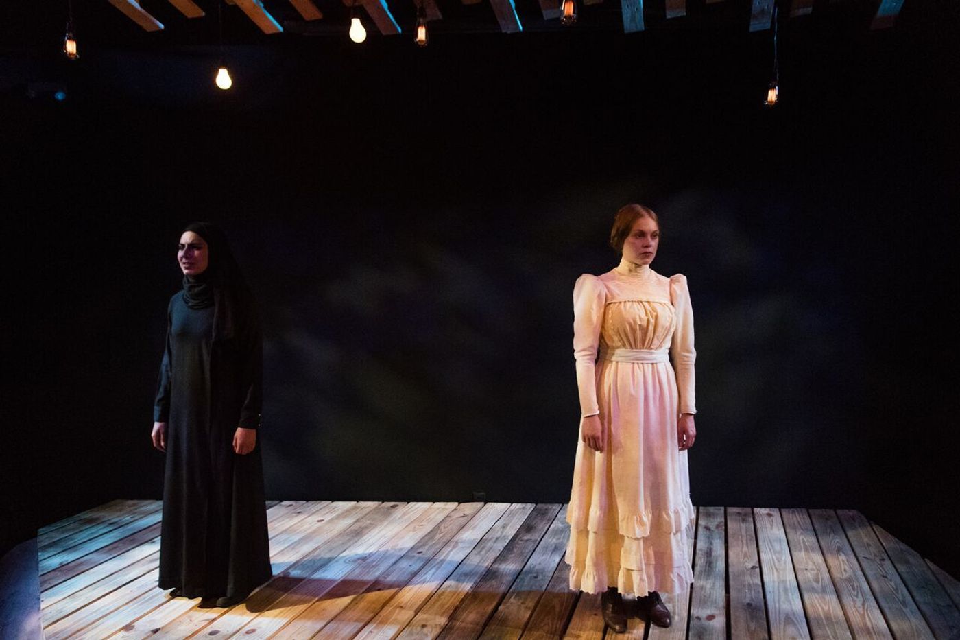 Review: ECHOES at Urbanite Theatre  Image