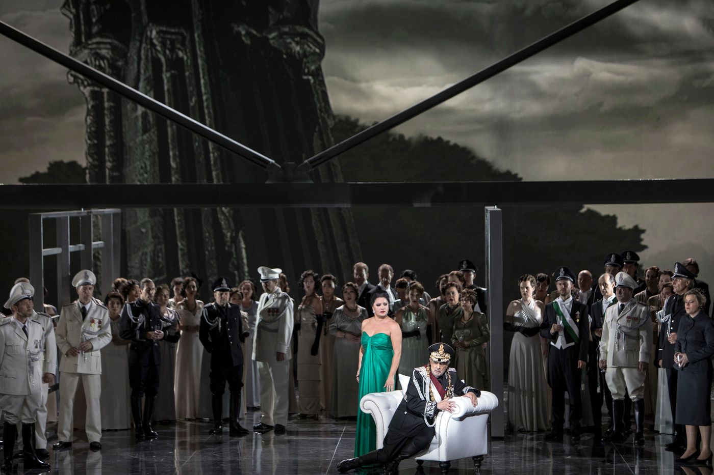 Review: MACBETH at STAATSOPER UNTER DEN LINDEN - Superstars Netrebko and Domingo miscast in a glittering new production of Verdi's MACBETH  Image