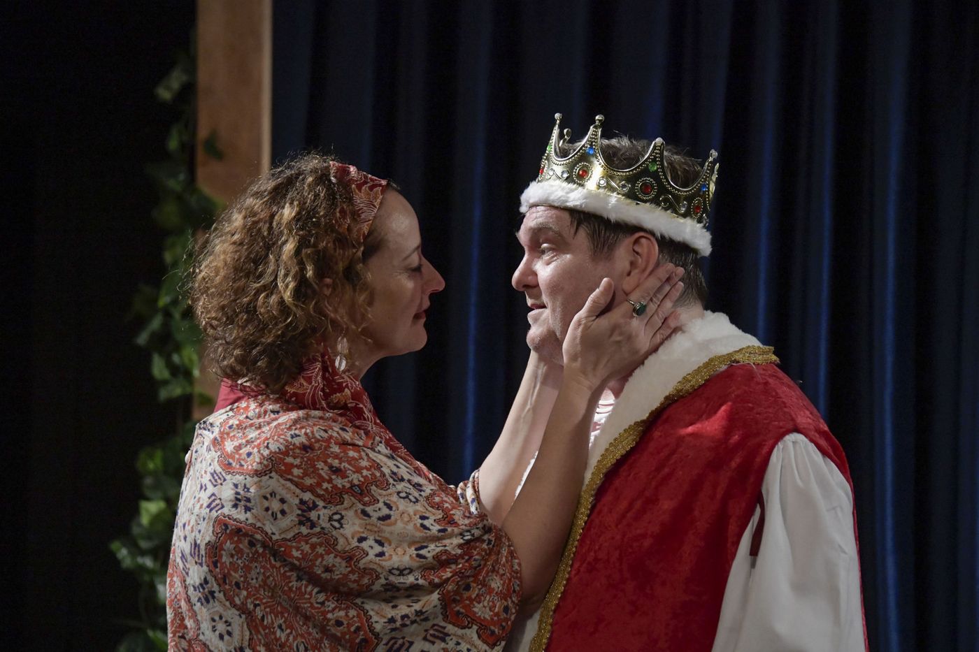 Review: A BUNCH OF AMATEURS at Holden Street Theatres  Image