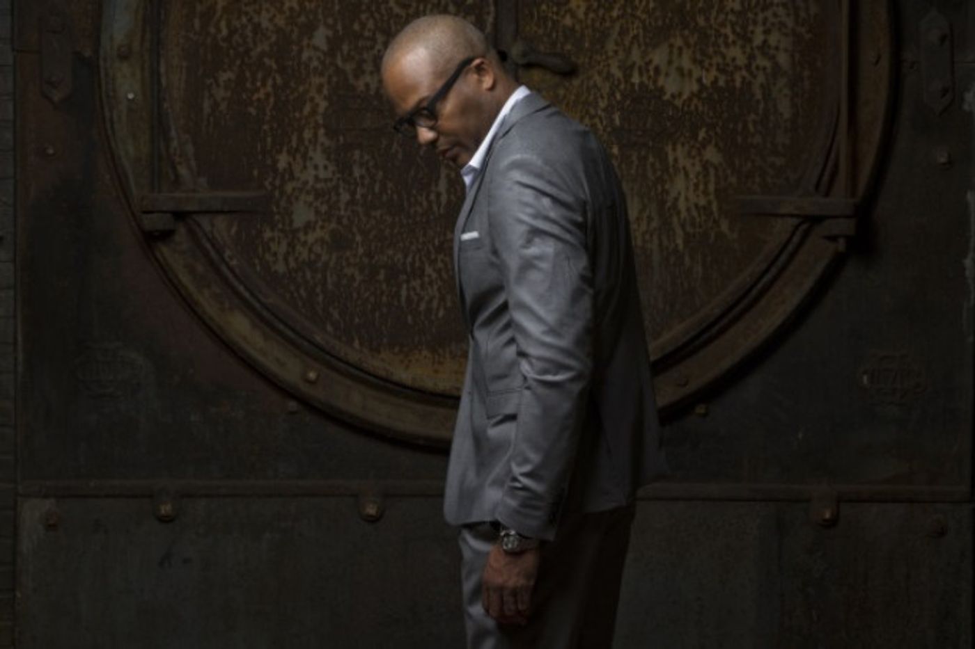 Feature: Keyboardist D'Laurent Smith Plays in Classic Cher at Park Theater Las Vegas Feature: Keyboardist D'Laurent Smith Plays in Classic Cher at Park Theater Las Vegas Image