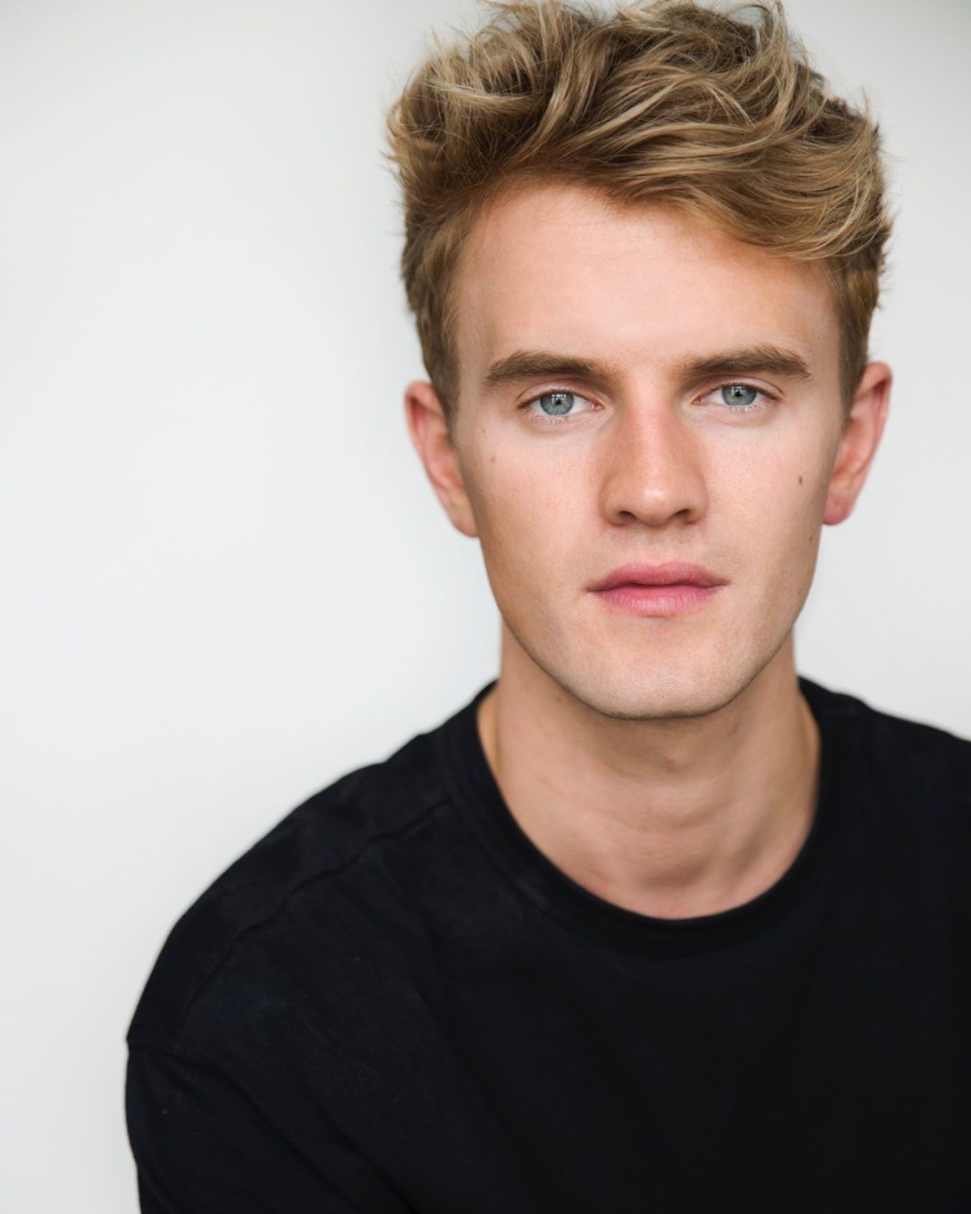 Interview: Luke Bayer Discusses EVERYBODY'S TALKING ABOUT JAMIE  Image