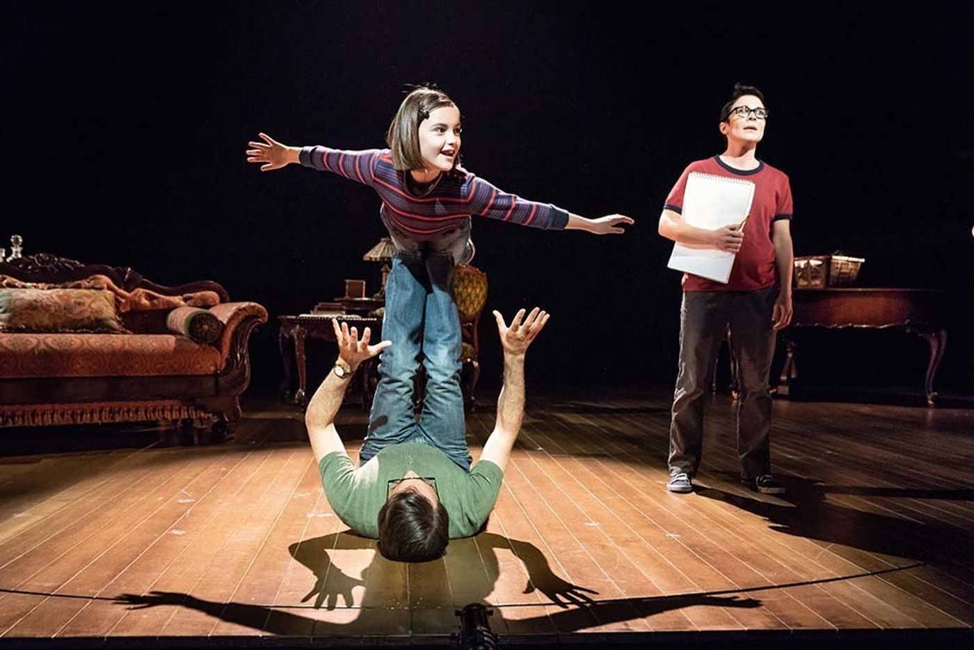 Review: FUN HOME, Young Vic  Image