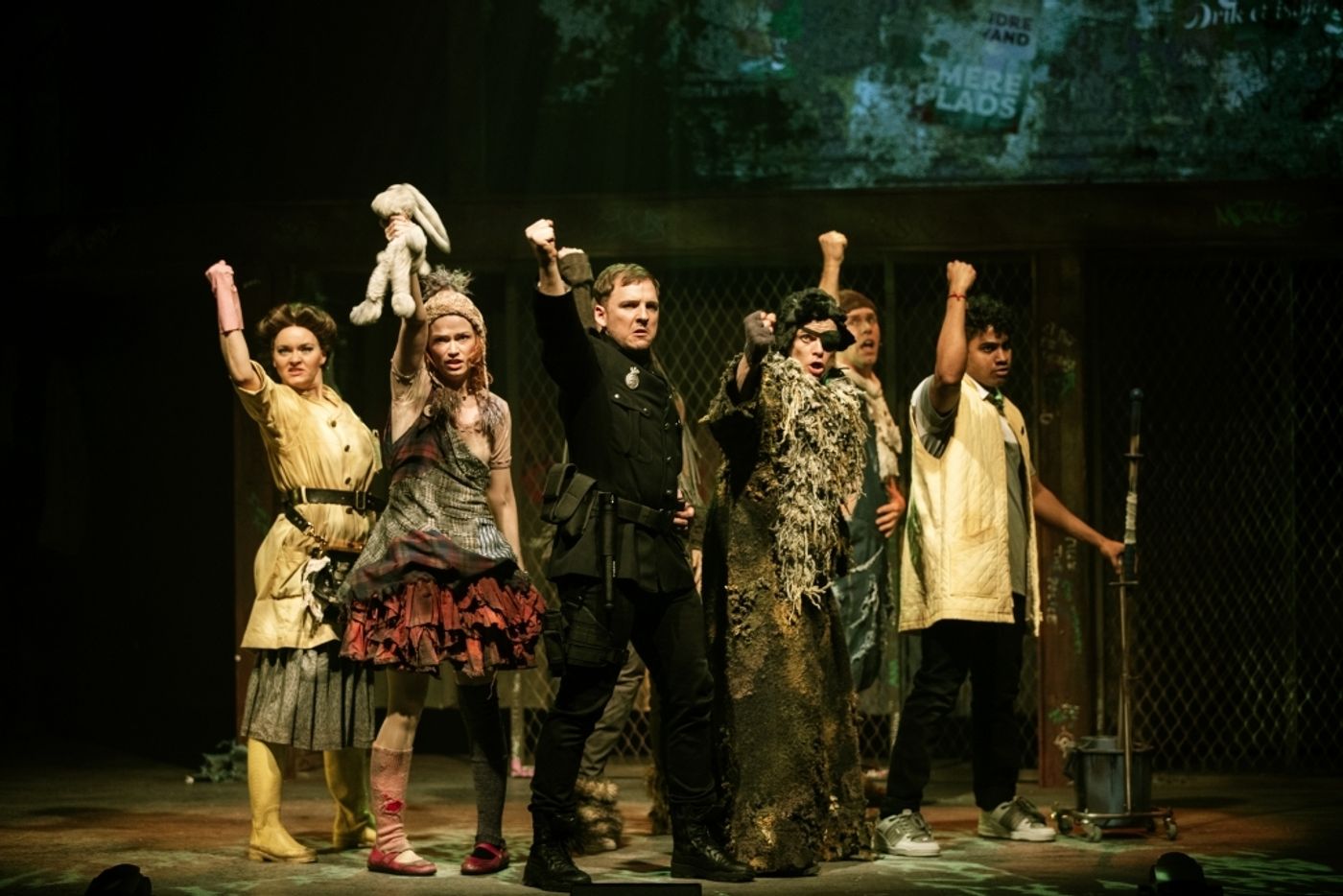 Review: URINETOWN - THE MUSICAL at Fredericia Teater Review: URINETOWN - THE MUSICAL at Fredericia Teater Image
