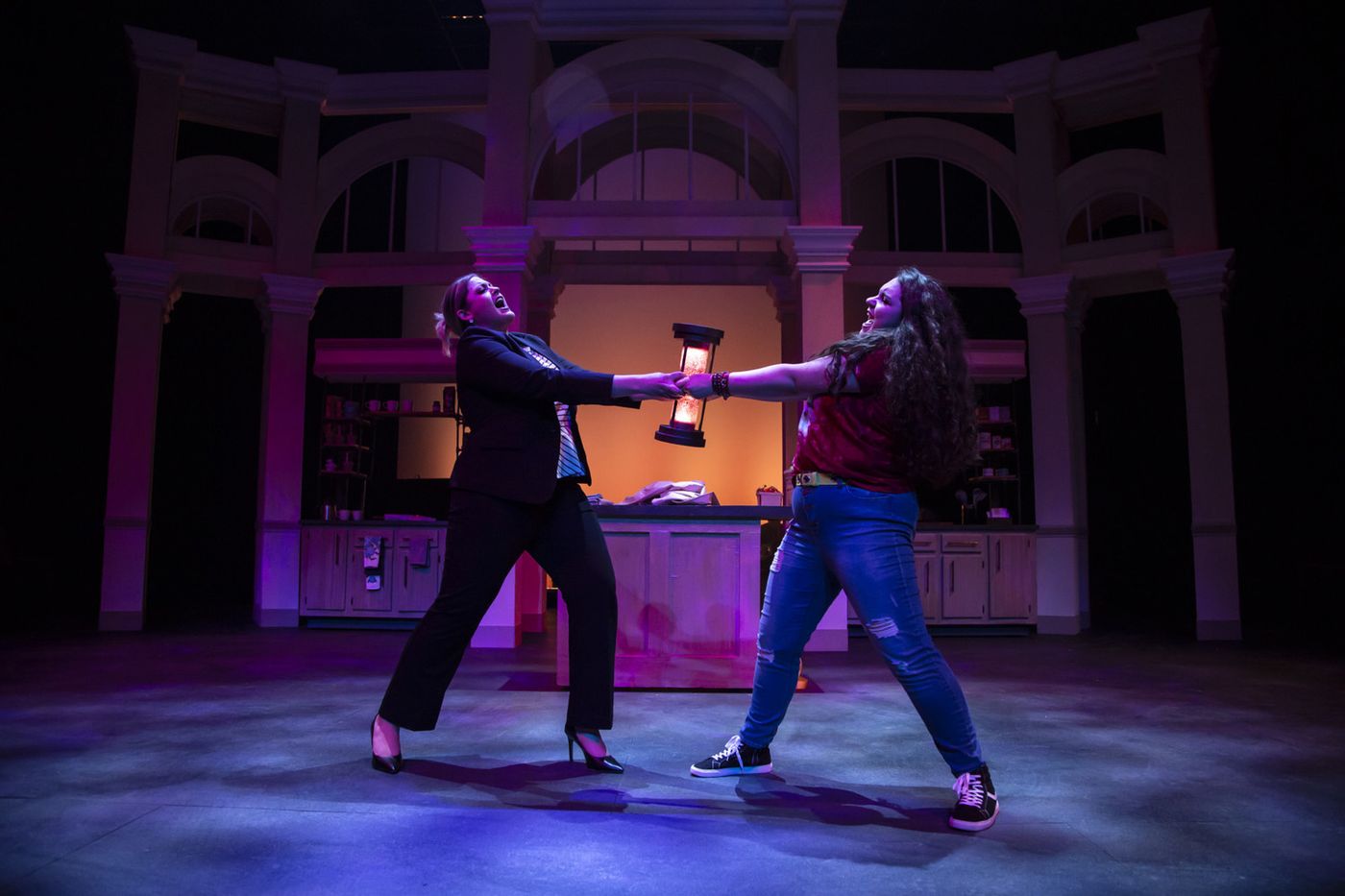 Review: FREAKY FRIDAY at Circle Theatre Will Have You Convinced The Leads Swap Was Real!  Image