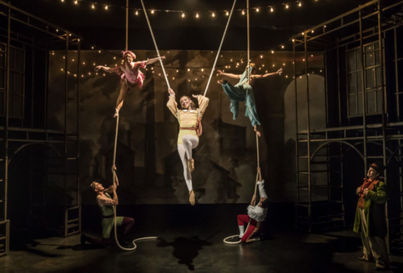 Review Roundup: HARD TIMES at Lookingglass Theatre  Image