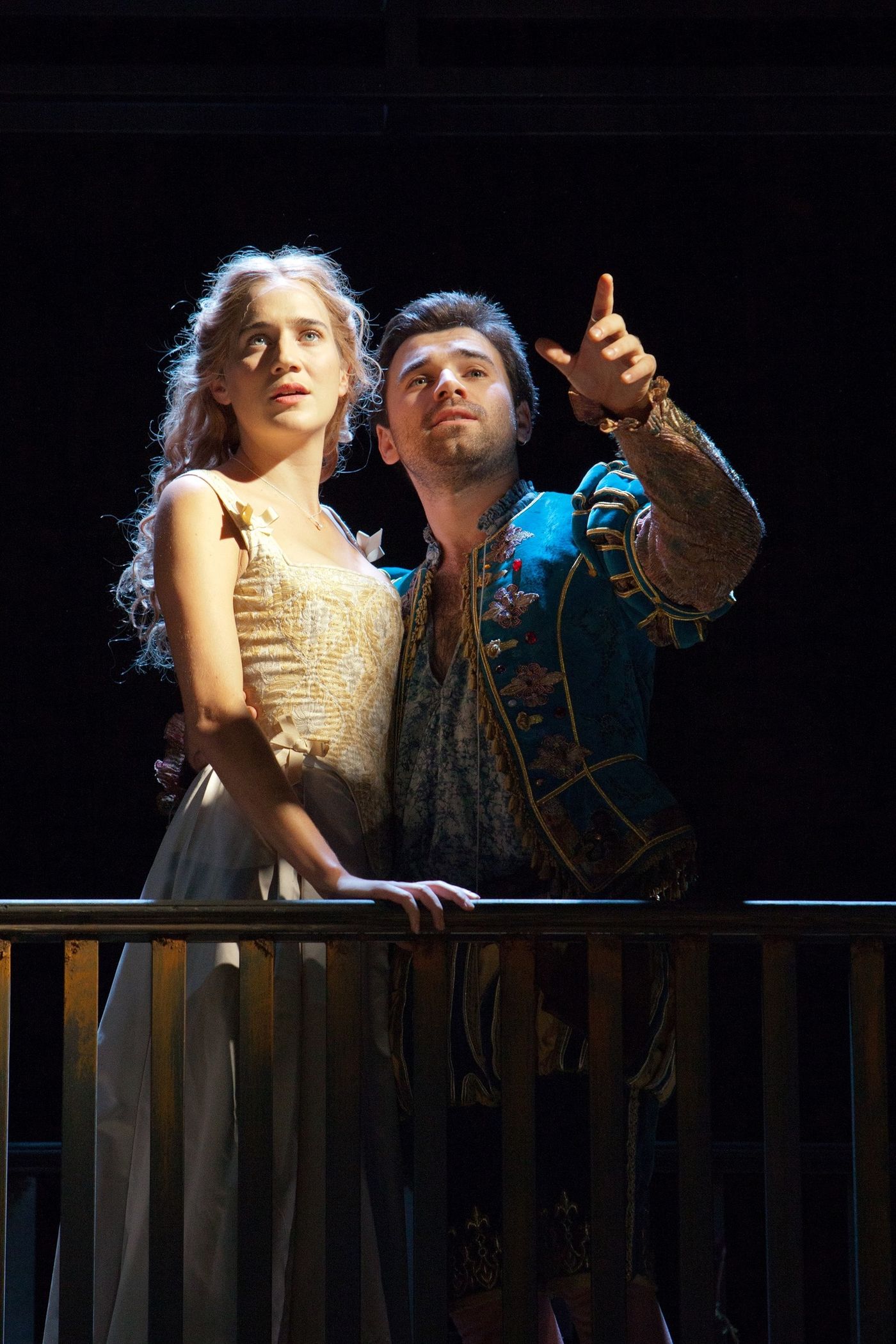 Review: SHAKESPEARE IN LOVE, Theatre Royal Bath  Image
