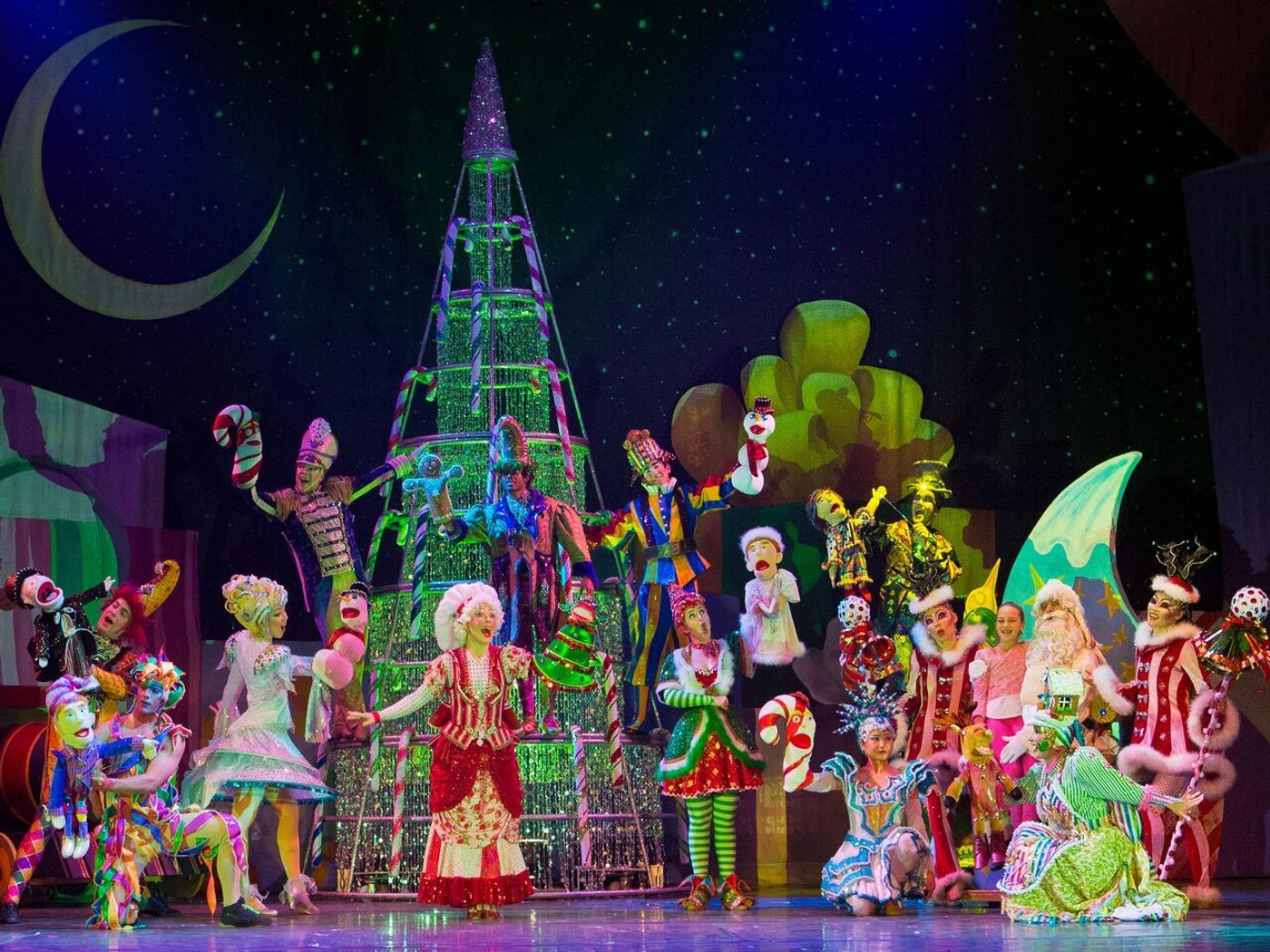 Interview: Neil Goldberg of CIRQUE DREAMS HOLIDAZE Promises Fun For All at Fox Theatre  Image