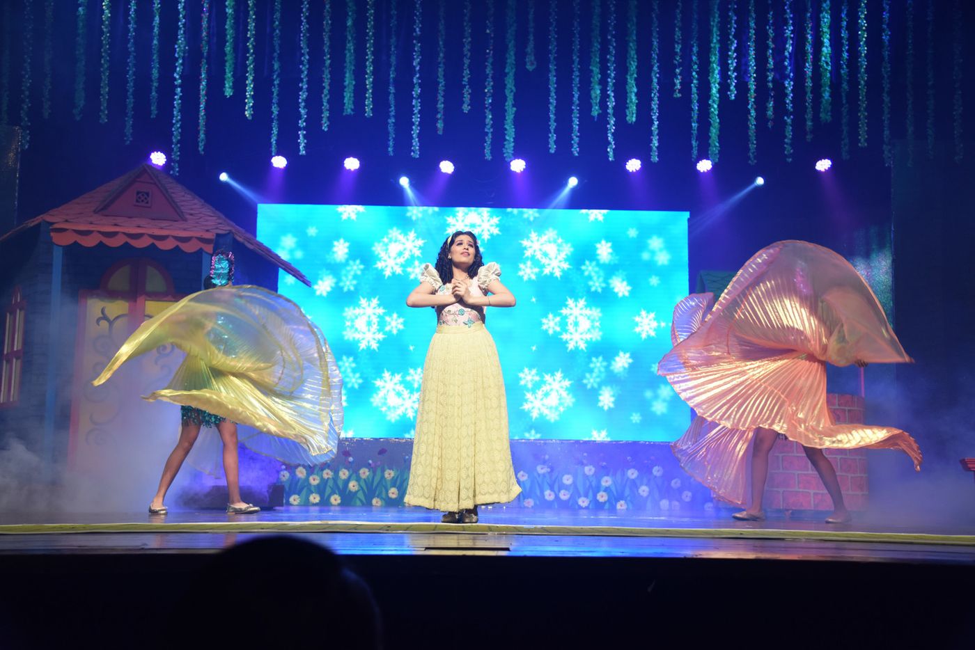 Review:  SNOW WHITE AND THE 7 DWARFS -- A Broadway Style Musical in India  Image