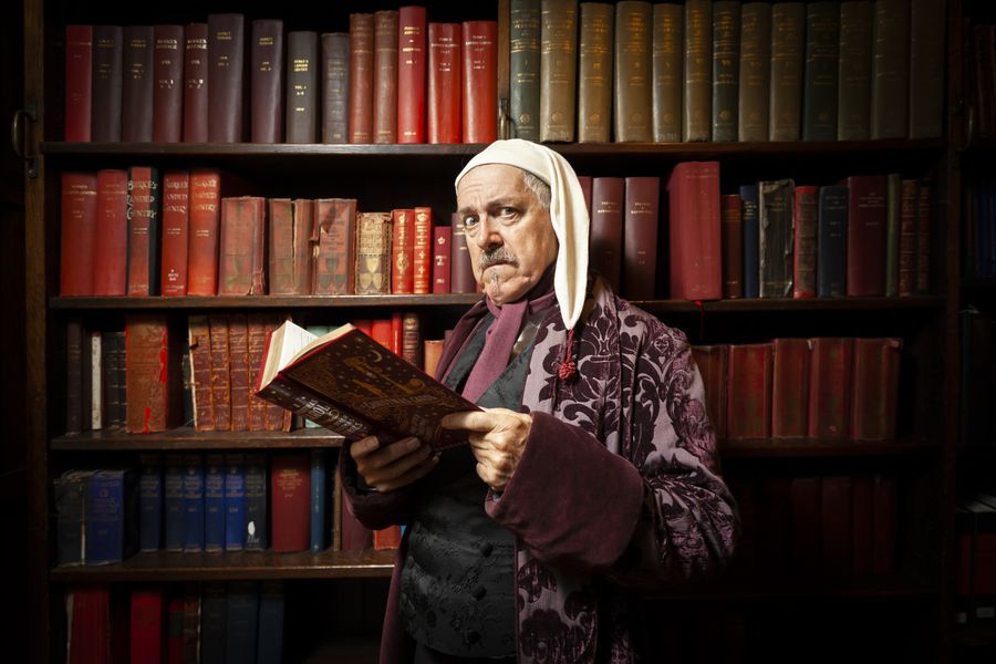 Interview: Griff Rhys Jones Talks LMTO's A CHRISTMAS CAROL Image