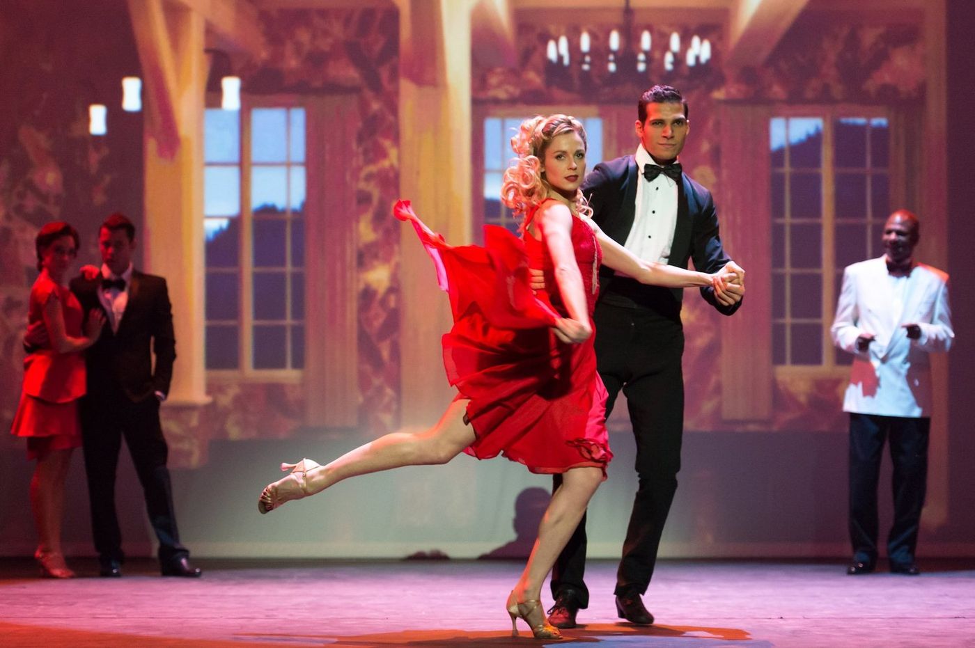 Review: DIRTY DANCING Mambos its Way to Paris  Image