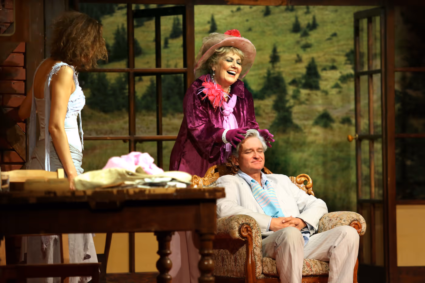 Review: SPIRIT LEVEL at Wroclawski Teatr Komedia, Timeless Classic Like a Soul Warmer.  Image