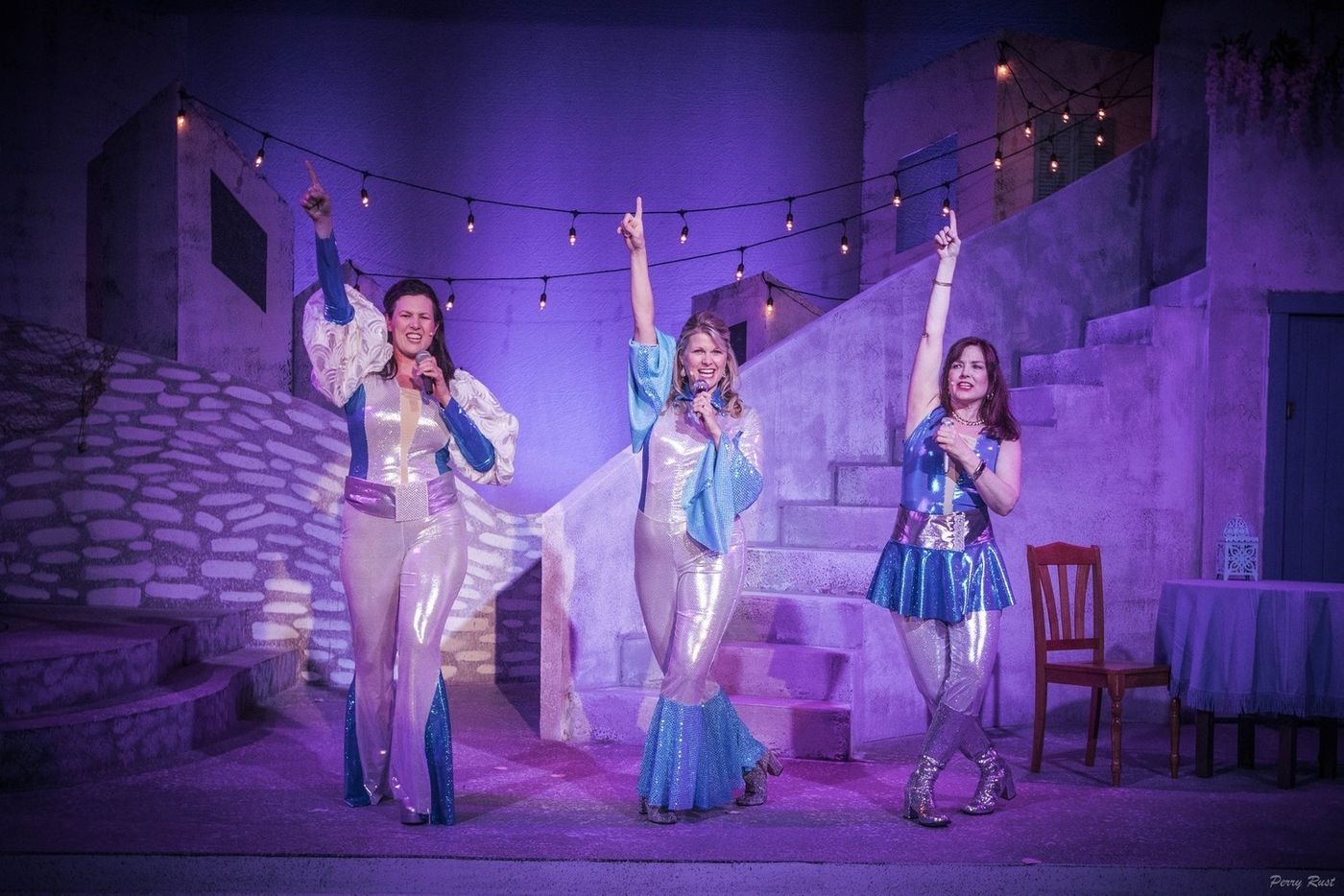 Review: MAMMA MIA! at Fargo Moorhead Community Theatre  Image