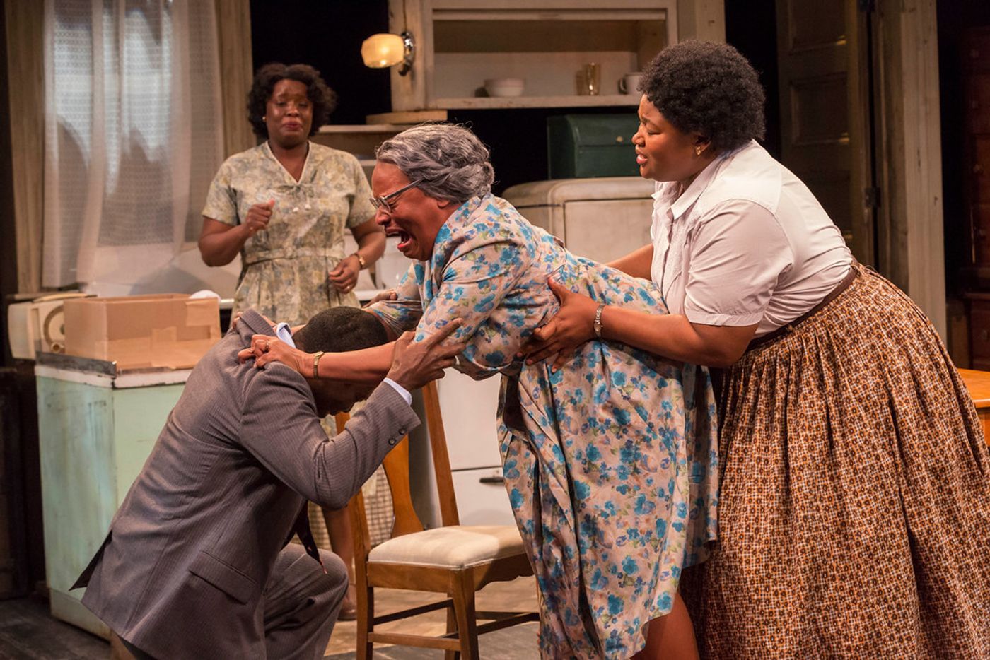 Review: A RAISIN IN THE SUN at Indiana Repertory Theatre  Image