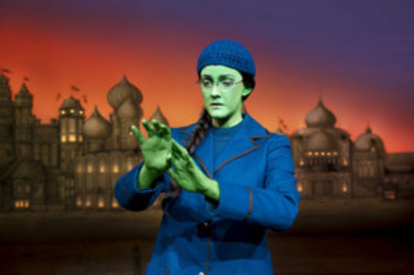 Celebrate Christmas in Oz! WICKED Adds Extra Christmas Shows  Image