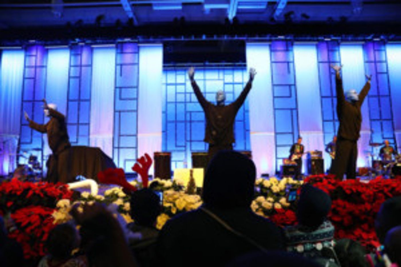 Blue Man Group Boston Supports Christmas In The City  Image