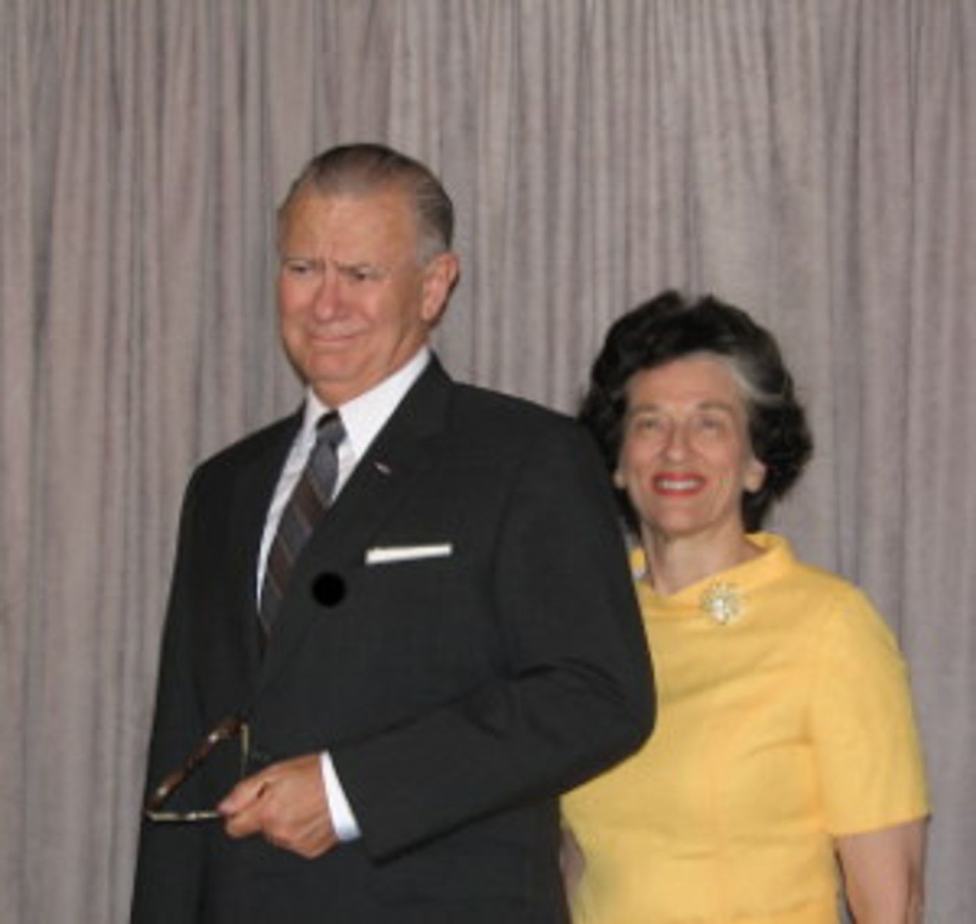 William And Sue Wills Present JOHNSON AND JOHNSON To Benefit Wounded Veterans Relief Fund  Image