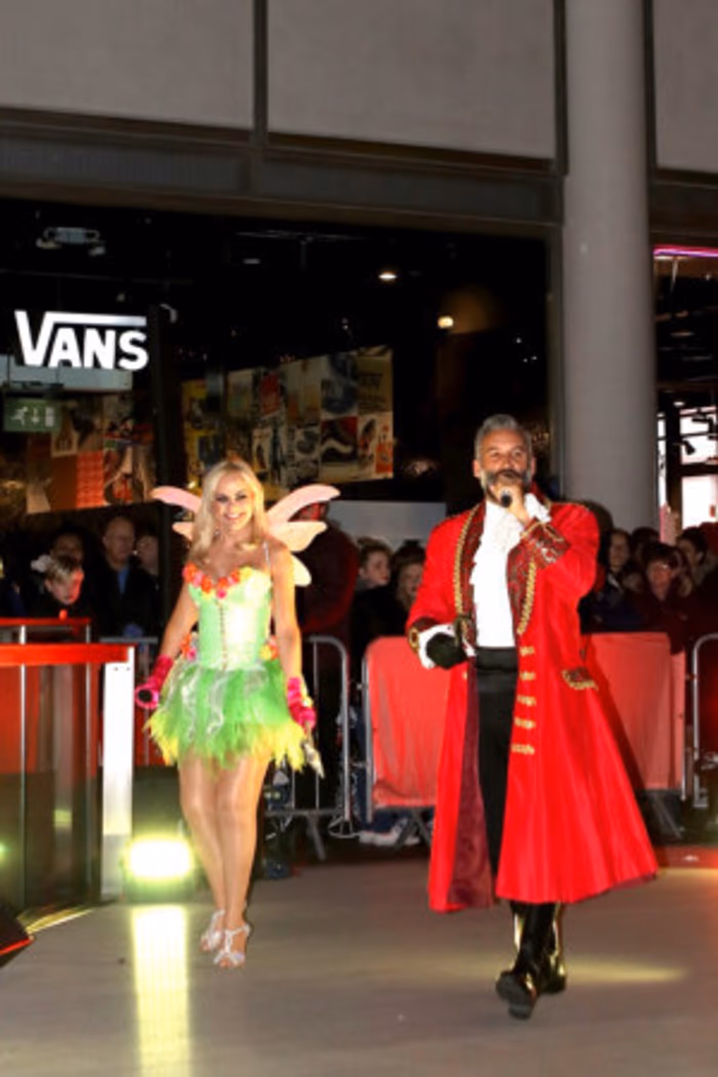 Epstein Panto Stars Make It A Pan-Tastic Start To Christmas At Liverpool ONE Image