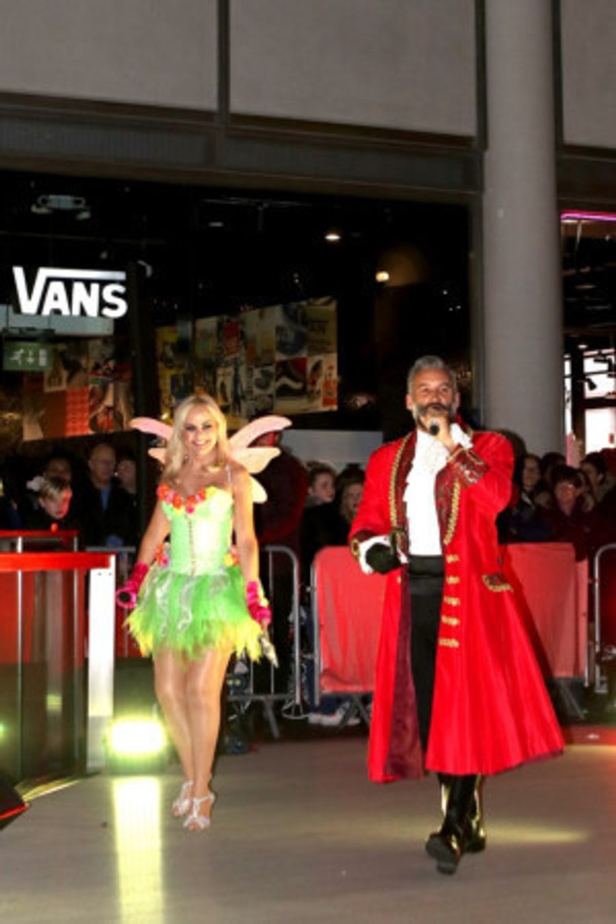 Epstein Panto Stars Make It A Pan-Tastic Start To Christmas At Liverpool ONE Image