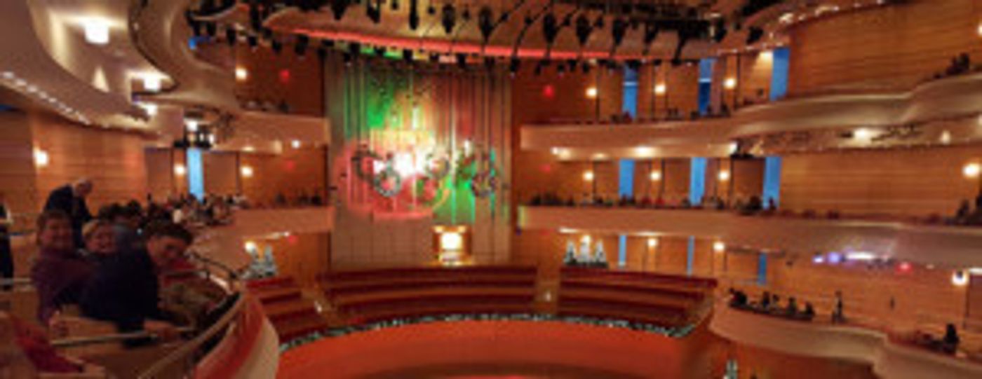 Bask in the Splendor of the Holidays When Todd Wilson Joins Pacific Symphony in Concert  Image