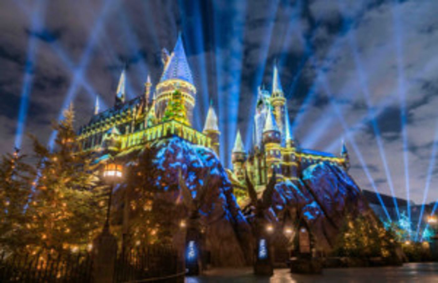 Universal Studios Hollywood Celebrates “Christmas In The Wizarding World Of Harry Potter”  Image