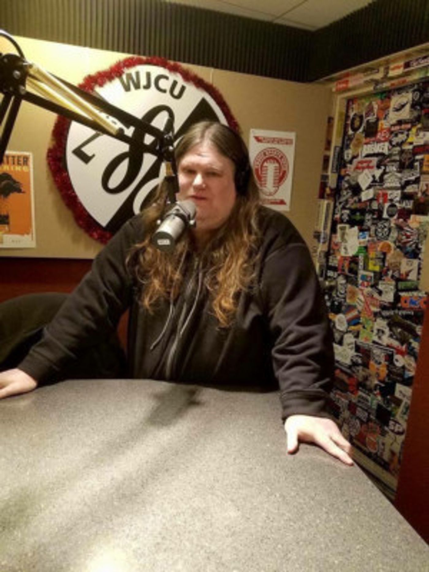 CAUSE & EFFECT: MOTLEY CRUE Profiles Landmark Album by One of the 80's Most Popular Bands  Image