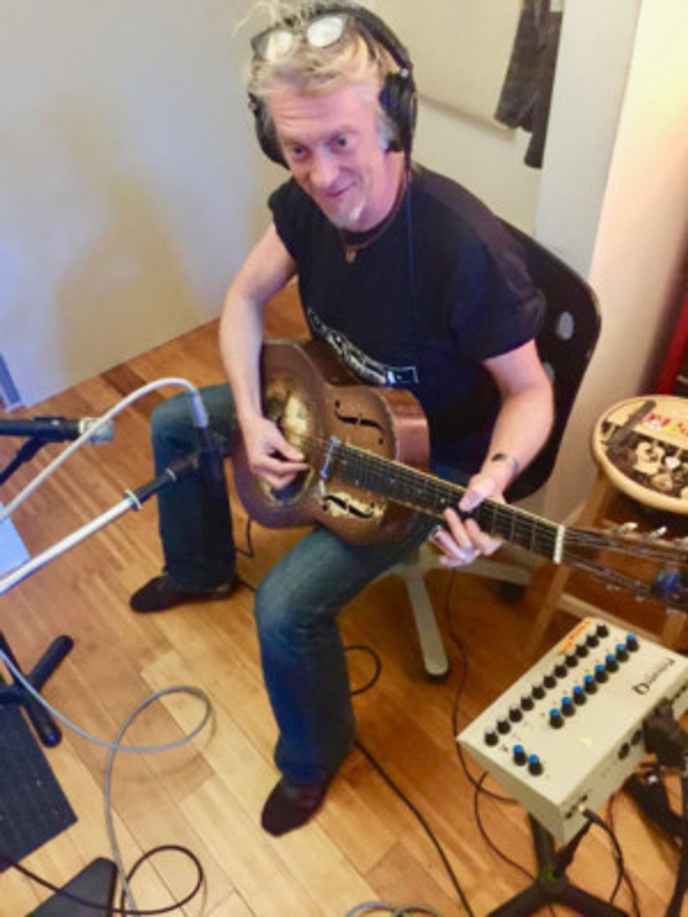 Jimbo Mathus Performs Lucinda Williams 'Car Wheels On A Gravel Road'  Image