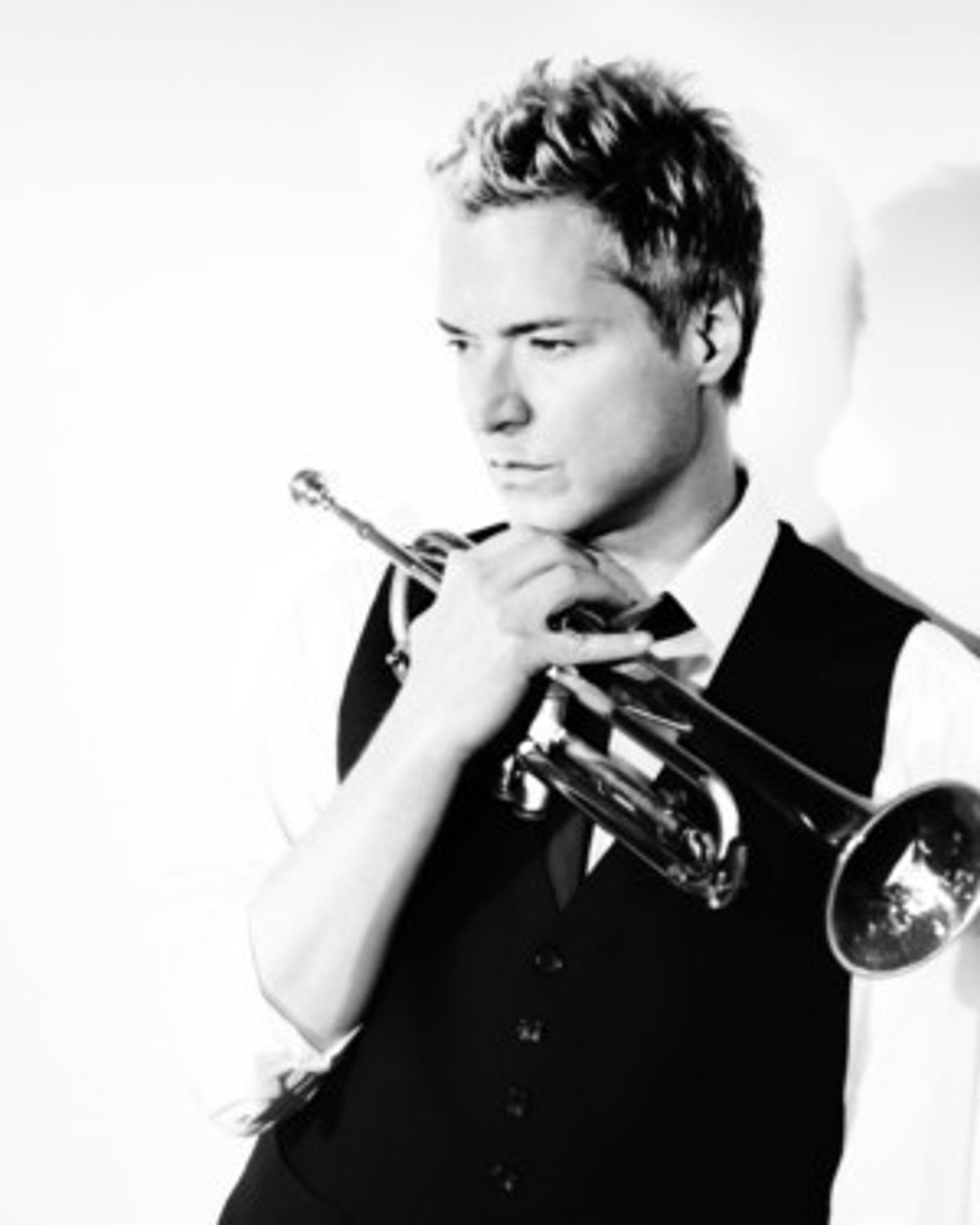Blue Note Hawaii's 2nd Anniversary Continues With Chris Botti  Image