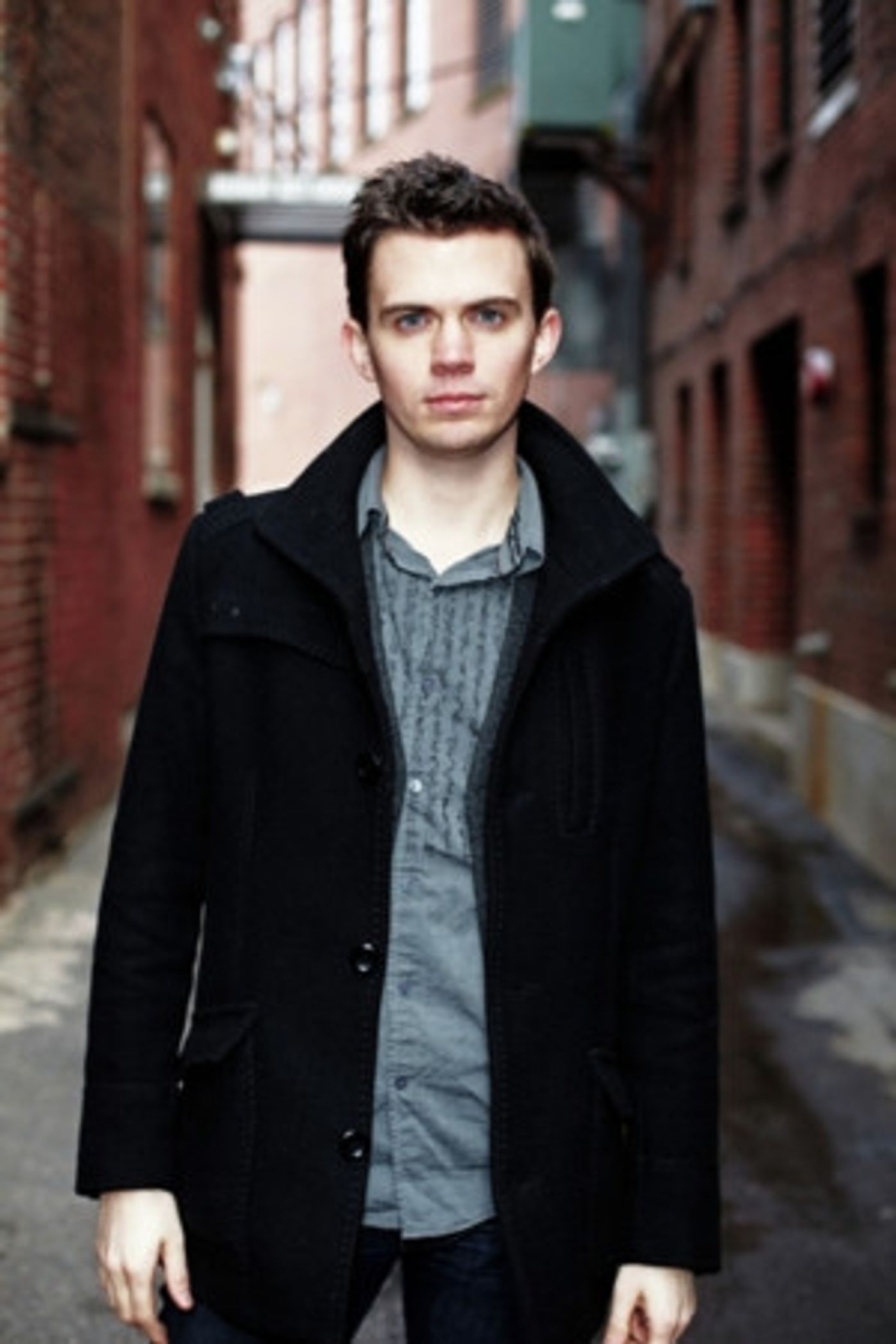 Roxy Regional Theatre Executive Director Ryan Bowie Serves Up 40 Characters In FULLY COMMITTED In Theotherspace  Image