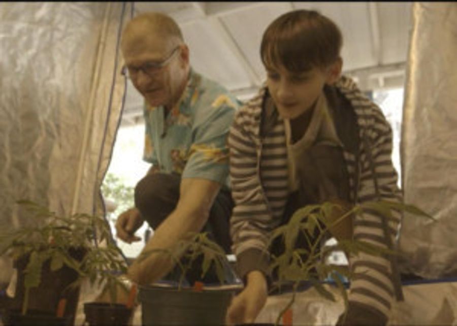 Abby Epstein Directs Ricki Lake-Produced, WEED THE PEOPLE Image