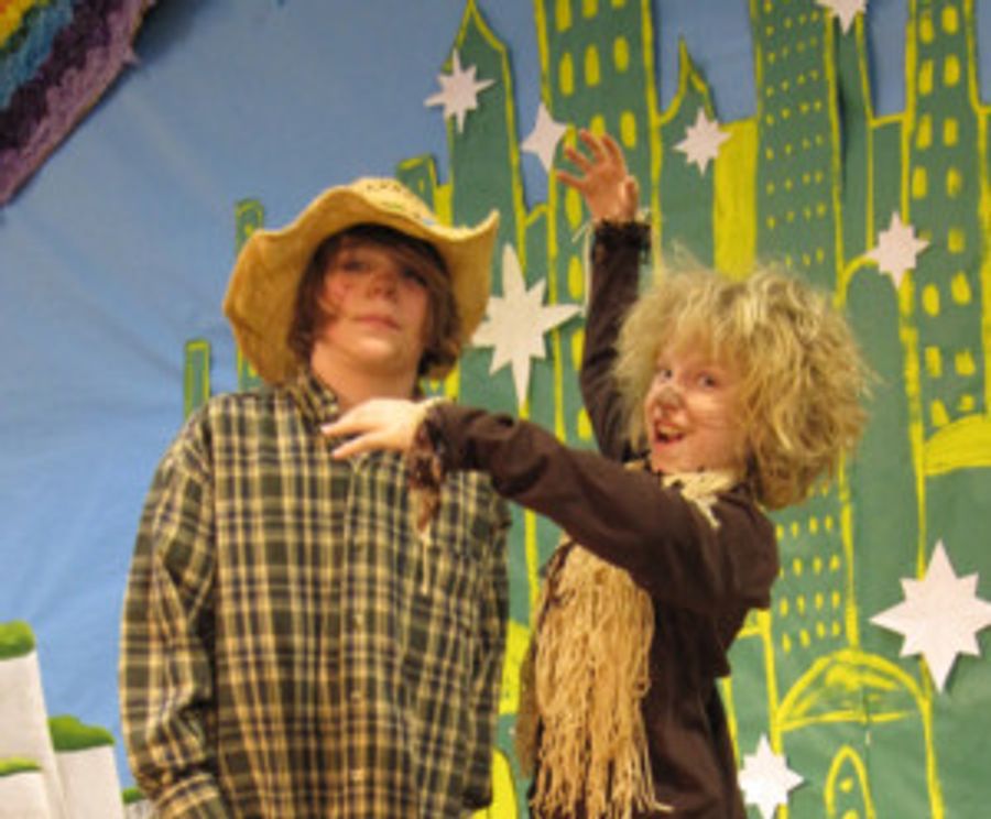 East Lynne Theater Company's Artistic Director Helms WIZARD OF OZ Image