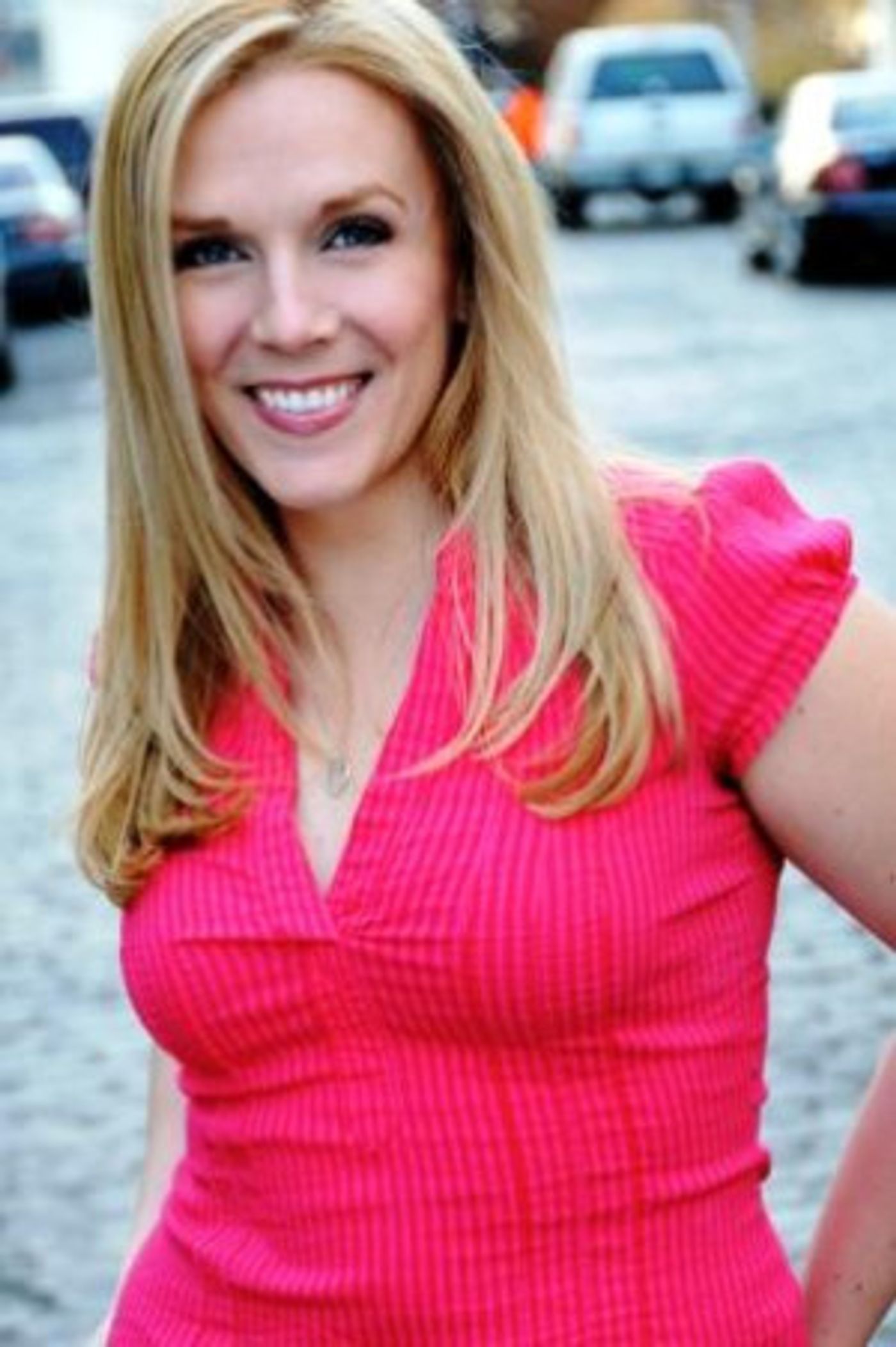 MUSIC AT THE MANSION to Feature Vocalist Lisa Viggiano  Image