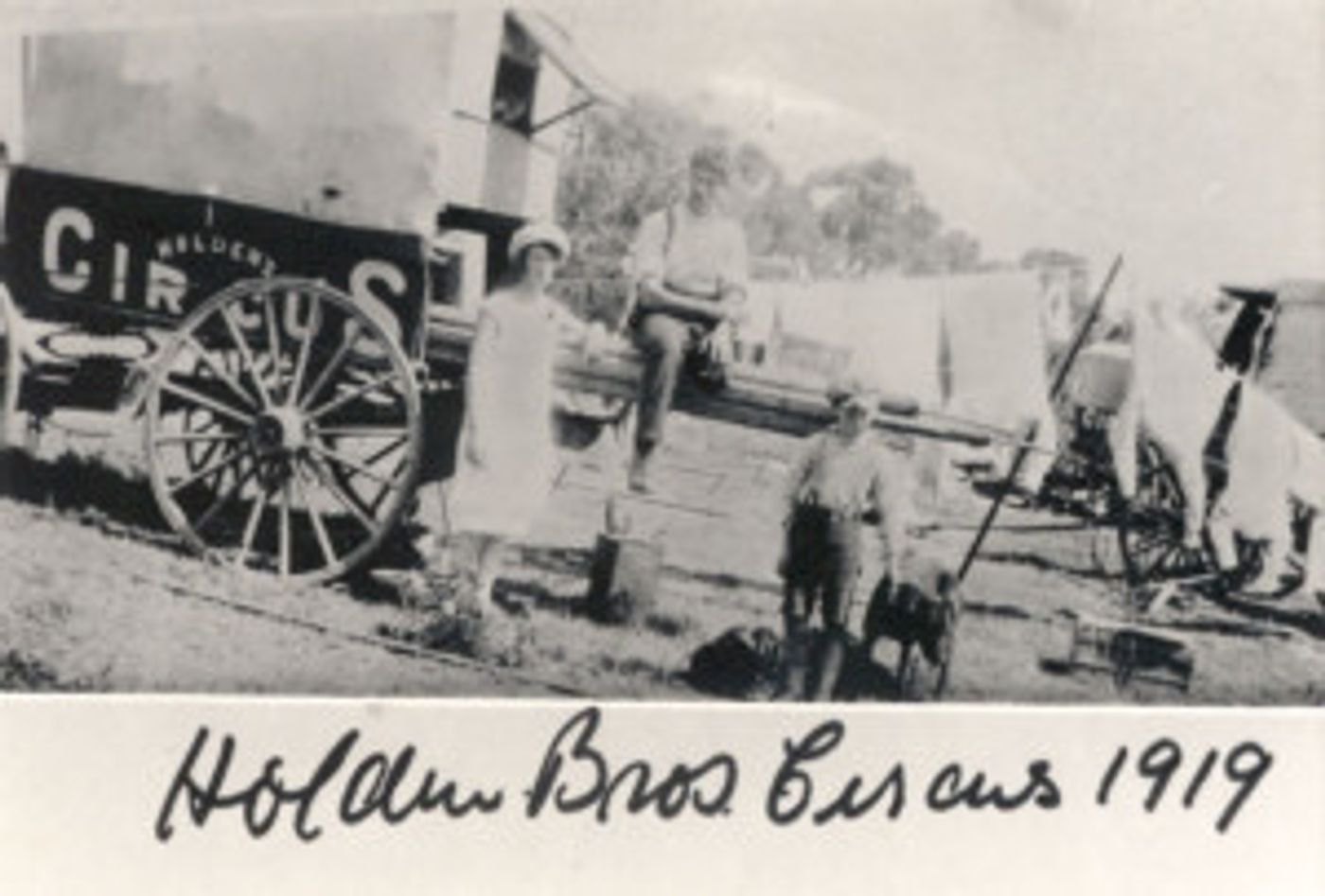 SA Regional Tour Announced For Mark Holden's New Show  Image