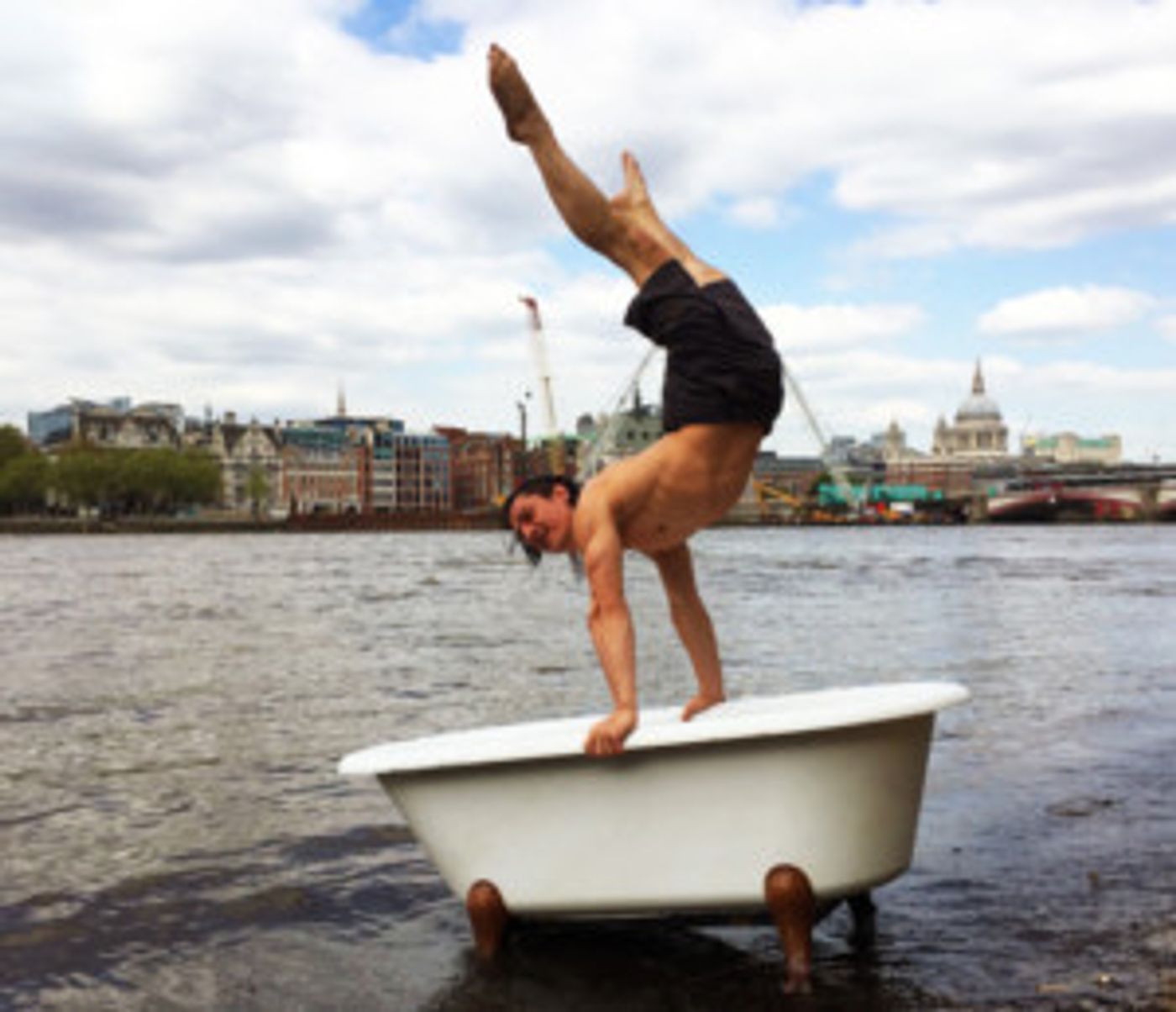 Soap Star Comes to The Thames For SOAP!  Image