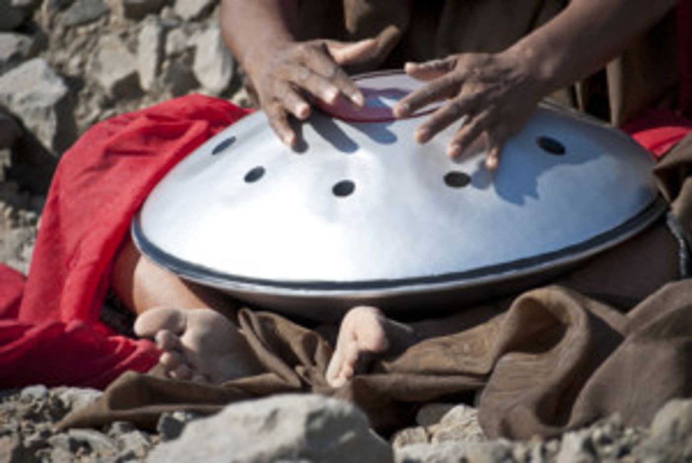 Experience Rhythm and Dance with HANDSIGHT  Image