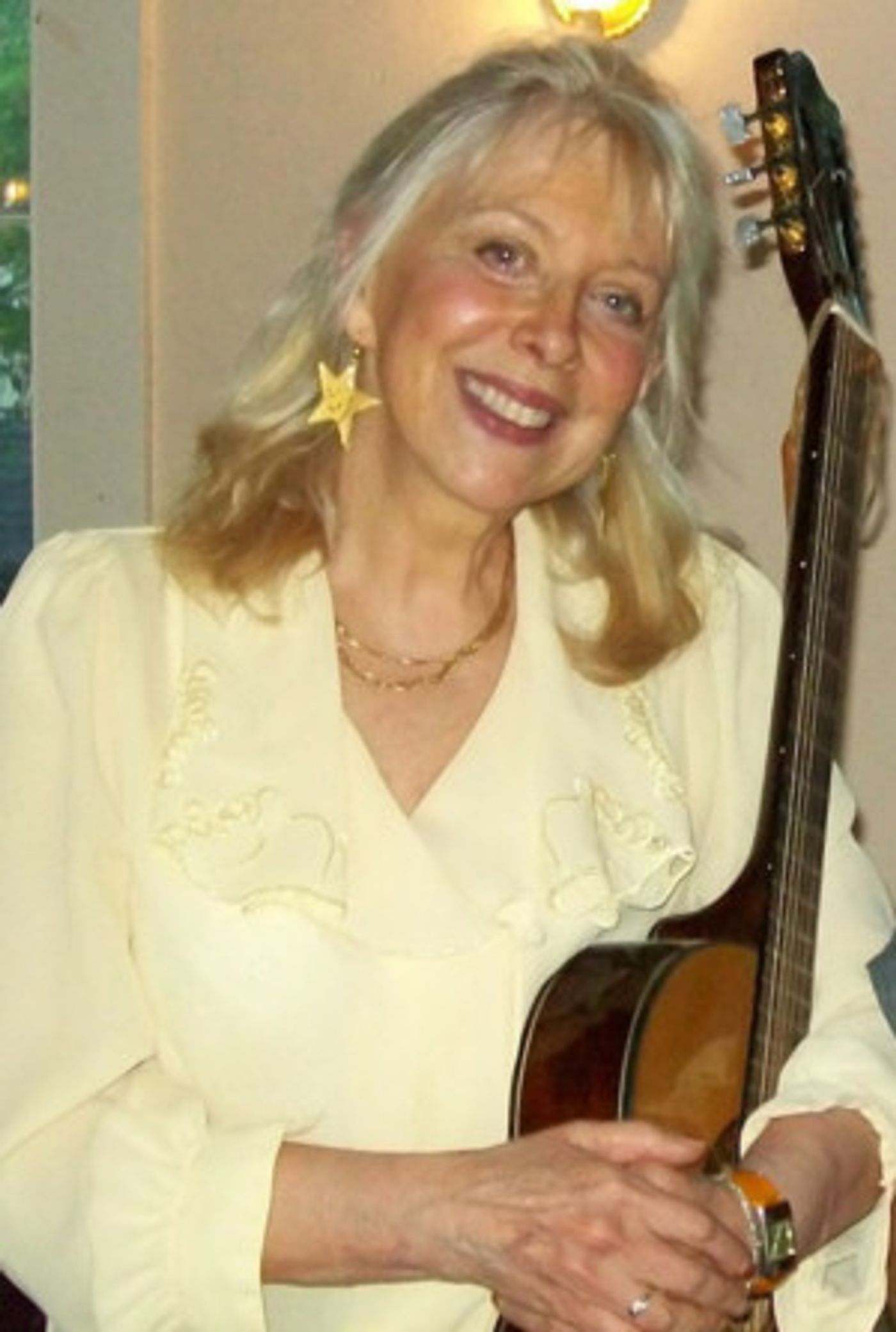 Lucie Therrien to Appear In Concert On Sunday 20 May At The Plains School  Image