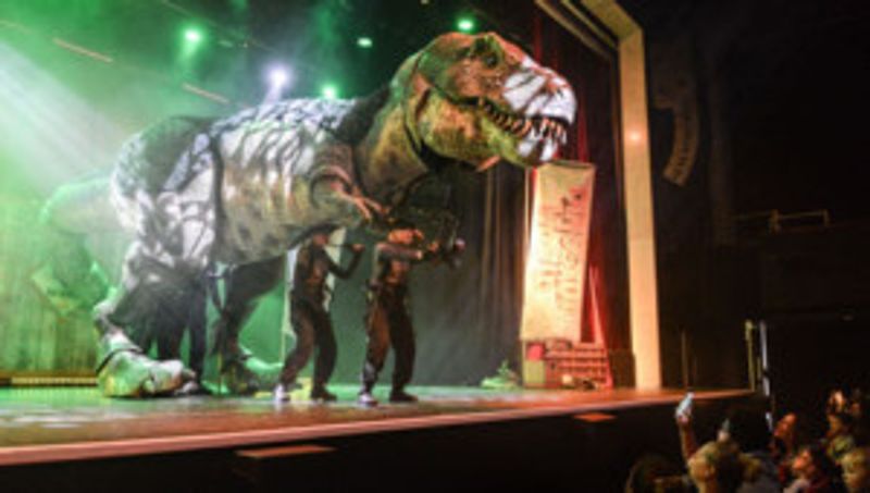 DINOSAUR WORLD LIVE Comes to Bristol Hippodrome Image