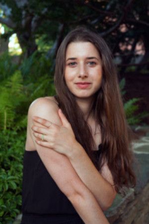 Mia Rovegno And Mia Walker Named 2018 Fellows In Television And Film By The Drama League  Image