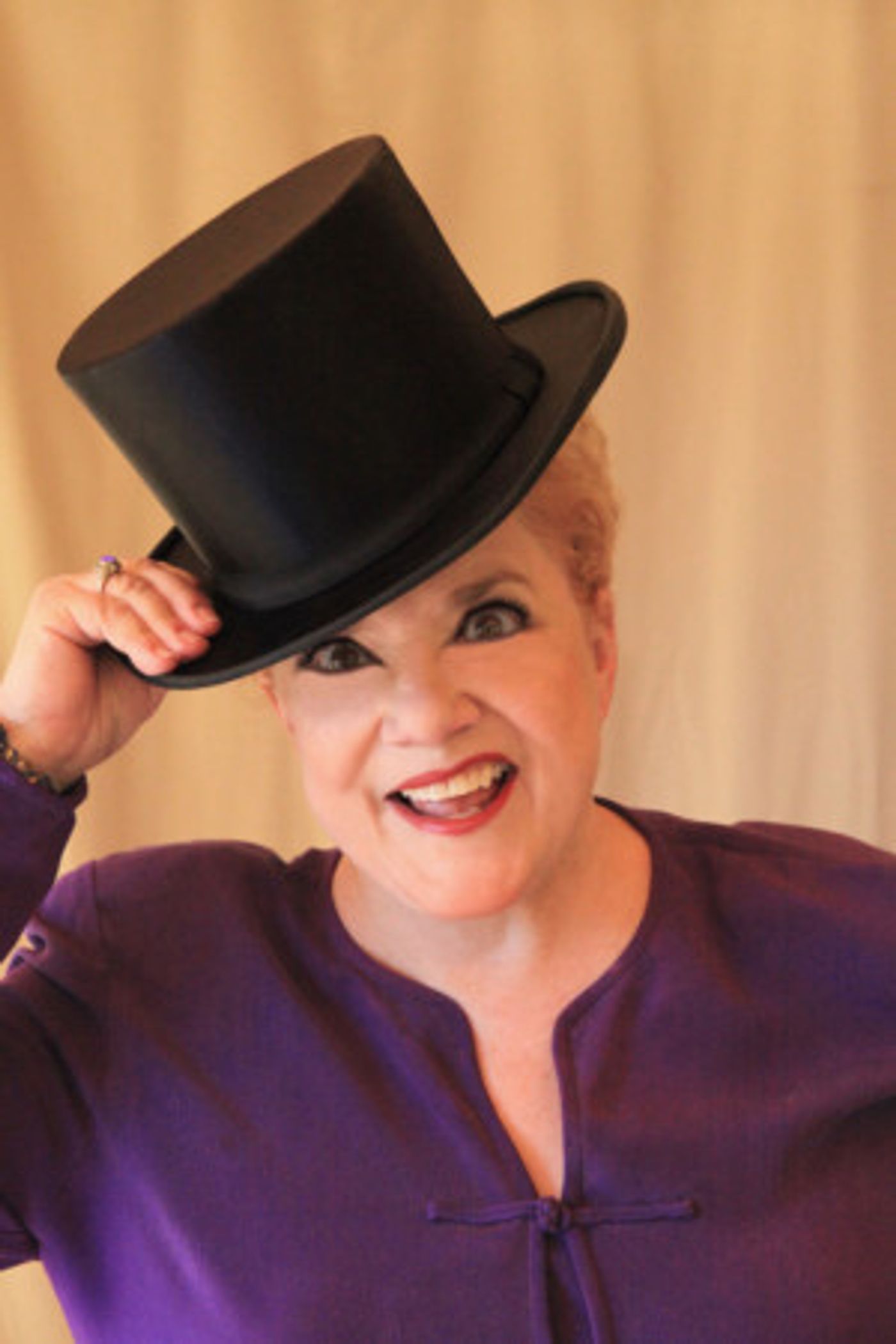 Sharon McNight Will Return To The RRazz Room New Hope  Image