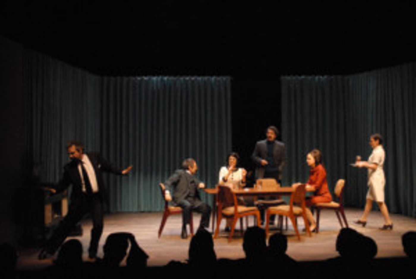 El Convivio Del Difunto, La Idiosincrasia Mexicana En Una Historia Llena De Secretos  Image