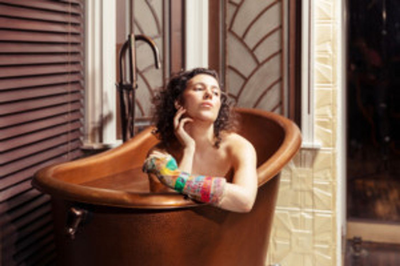 Lonnie Hanzon and The Enchantment Society Present the Denver Premiere Of Siobhan O'Loughlin's BROKEN BONE BATHTUB  Image