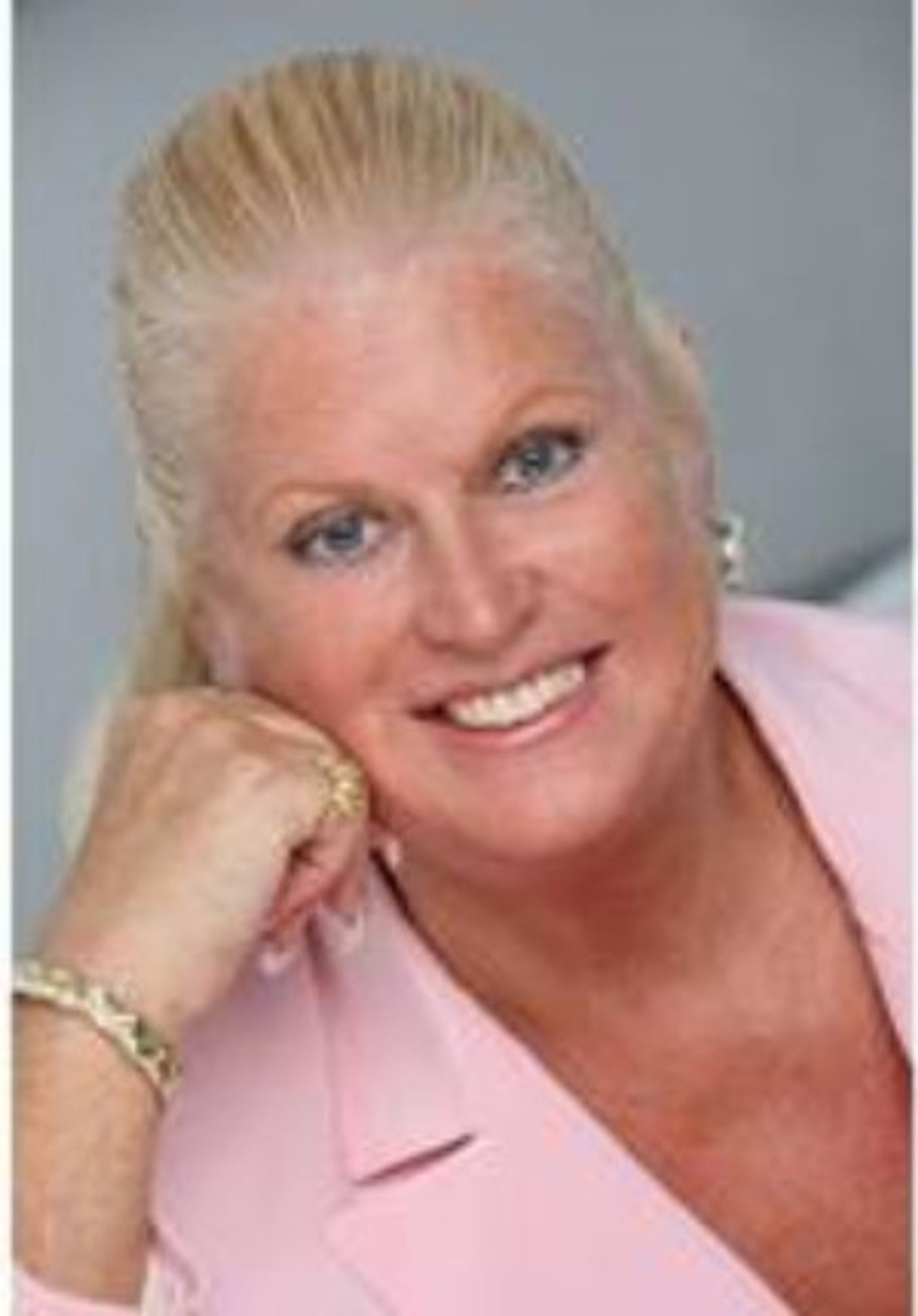 Queen Of Clean Kim Woodburn To Star In SNOW WHITE At Liverpool Epstein Theatre  Image