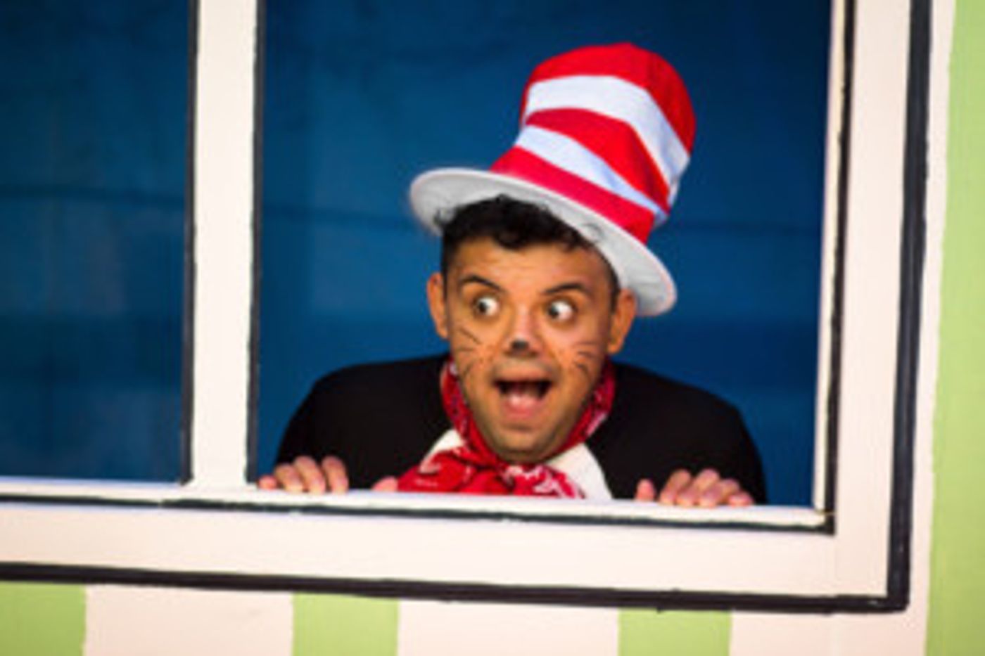 Dr. Seuss's ZANY CAT Speaks English And Spanish In Bilingual Stage Premiere  Image