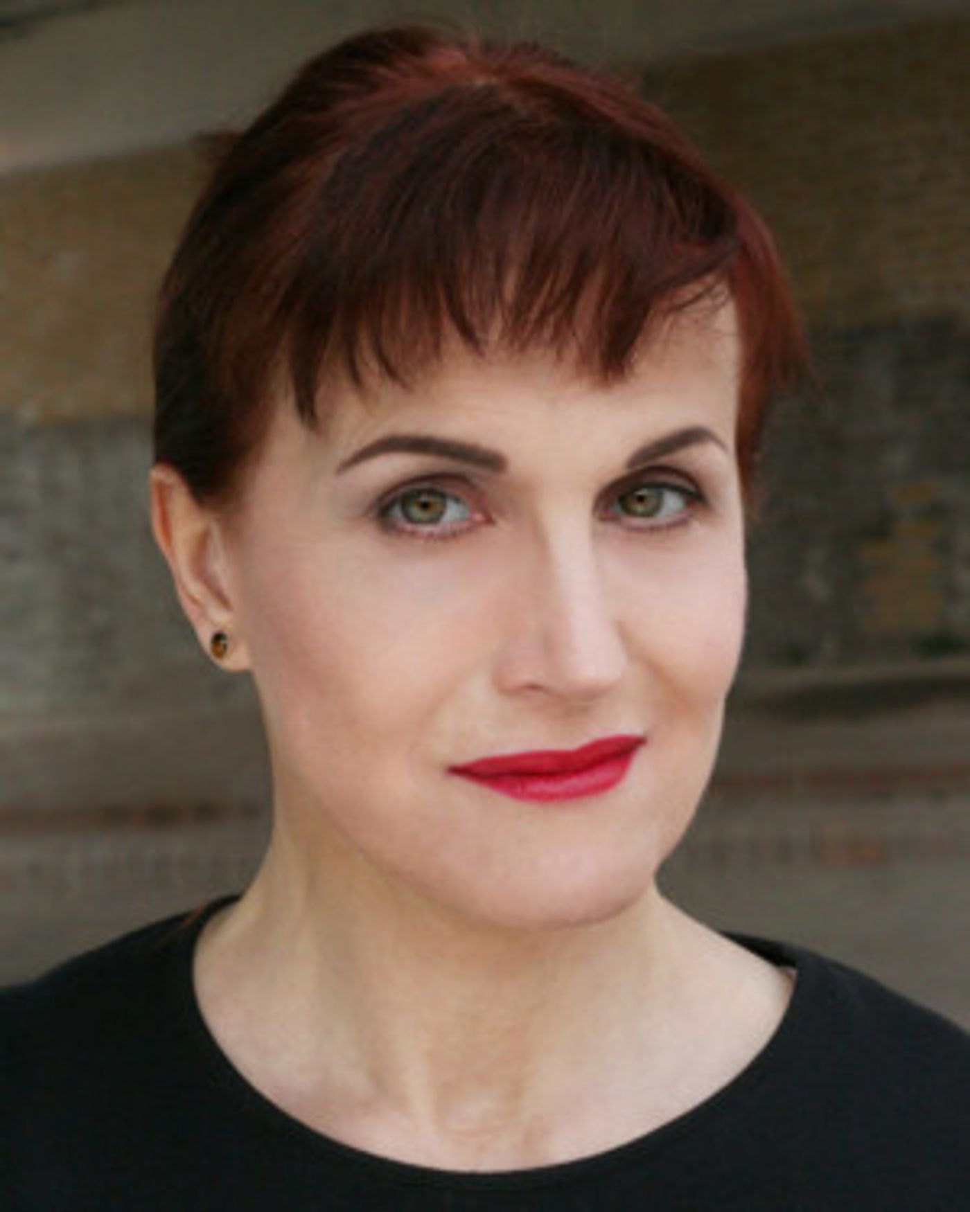 FASCINATING AIDA's Adele Anderson Joins Cast Of DOCTOR DOLITTLE  Image