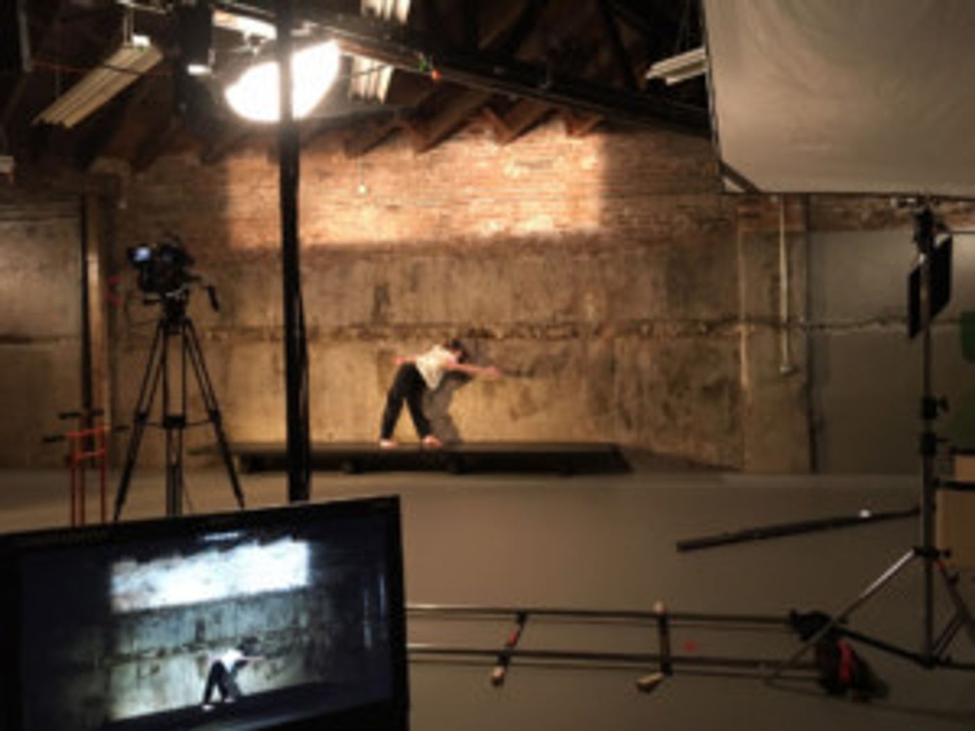 Video Corpo Explores Movement And Film In New Work  Image