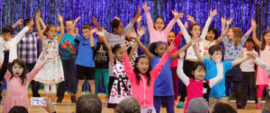 The New York Pops Partners With UNTUCKit, Giving More Than 600 Shirts This Holiday Season Image